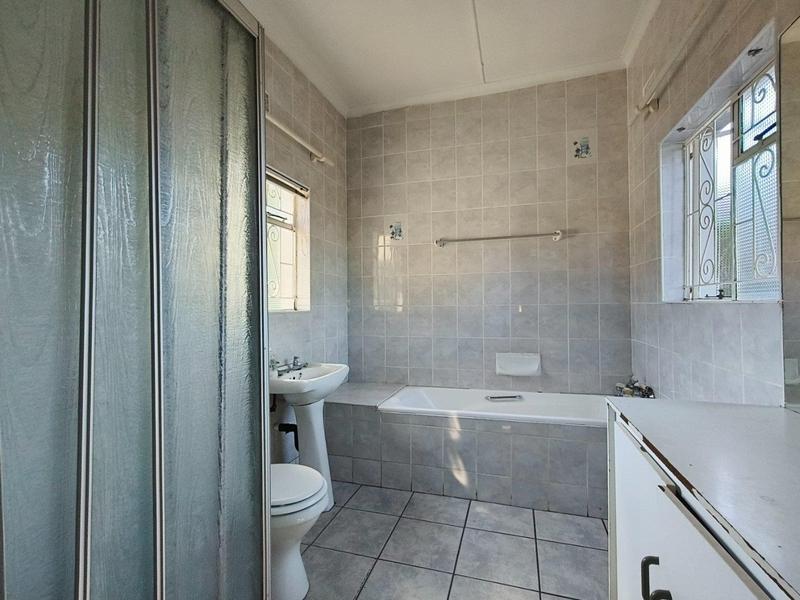 7 Bedroom Property for Sale in Mthata Eastern Cape